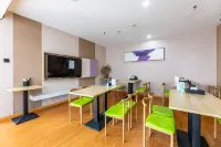 Lavande Hotel (Xintian County Government) Hotels in Xintian