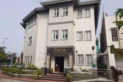 Venezia Suites Hotel Iloilo Hotels near Tagbak Bus Terminal