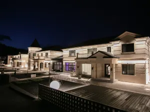 Fangyuan Li ·1897 Villa