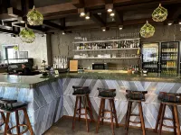 Weihai Bay Four Seasons Castle - bar