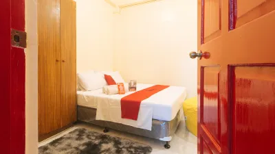 RedDoorz @ V-Cloud Hills Near de La Salle Dasmarinas Cavite Hotels near PHOEBE HOUSE