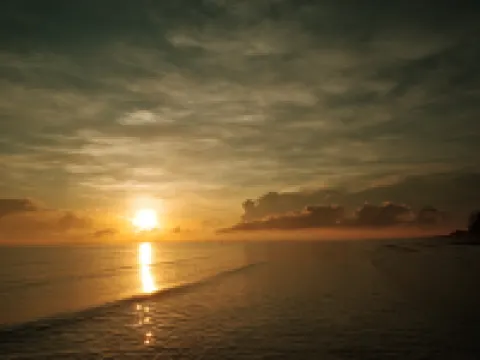 Laemsui Beach แหลมซุย บีช โรงแรมในอำเภอ ไชยา