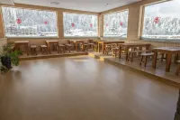 Xuexiang Yuni Chujian Hotel (Xueyun Dajie) Hotels in Hailin