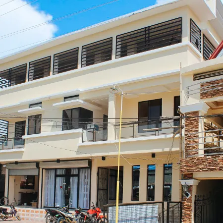 RedDoorz @ LS Suites Poblacion Culasi Antique