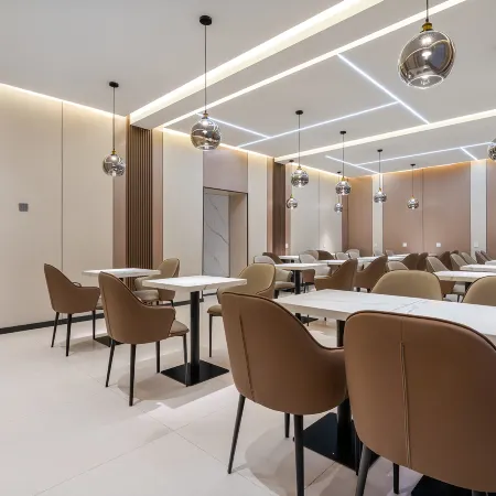 Hexing E-sports Hotel (Harbin Central Street Baroque Branch)