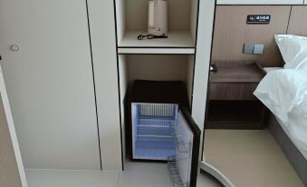 Duoerman Apartment (Harbin Ice and Snow World Shimao Avenue Subway Station Branch)