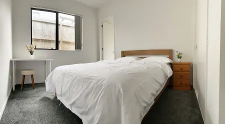 CozyNest3 Отели рядом с достопримечательностью «Окленд Ботаник Гарденс»