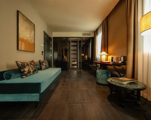 U-Visionary Venezia Hotel Hotels near A Plus A Gallery