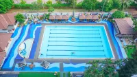 Sunlake Waterfront Resort & Convention Jakarta - Beach