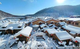 Xuexiang Zhoulaojiu Family Hotel