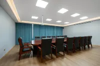 Everest International Hotel - Pet friendly