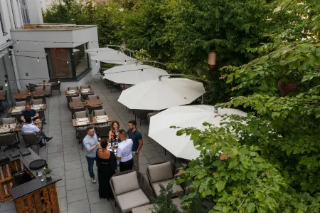 Acasa Suites Zurich Oerlikon Отели рядом с достопримечательностью «HWZ Zurich University of Applied Sciences in Business Administration»