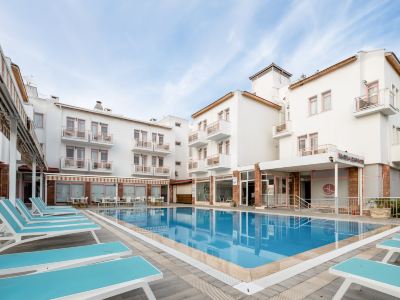 Hanedan Beach Hotel