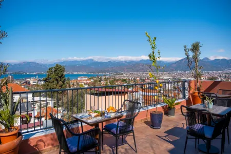 Uva Rooms Отели в г. Kesikkapi Mahallesi