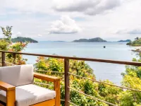 Menjaga Bay Hotels in Komodo