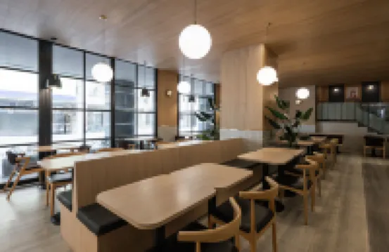 康橋商旅（高雄六合夜市中正館）