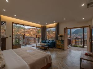 Xijiang Xiangsu Light Luxury Hotel (Observation Deck Branch)