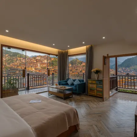 Xijiang Wants to stay in Light Luxury Hotel (Observation Deck Branch)
