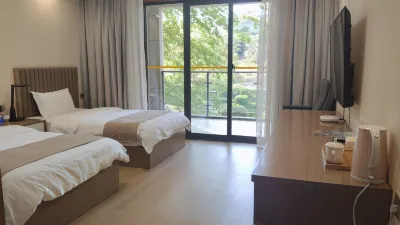 太陽湖接待中心 Hotels near Hongge Village Tourist Scenic Area, Yanbian County