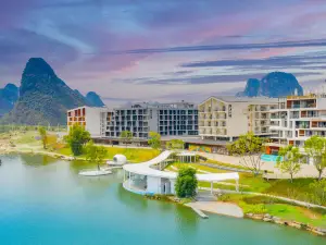 Yangshuo Hidden Place Mansion (Yulong River)