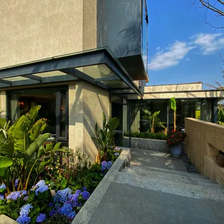 Ruoyin Xiangshe Hotel Отели рядом с достопримечательностью «Guizhou Electron Technology Vocational College»