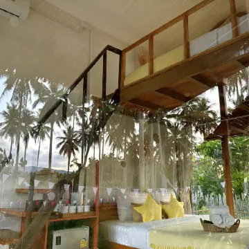 Baan Proud Proud