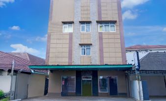 Collection O R.Sukamto Near Palembang Trade Center Mall
