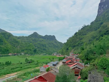 BaBe Lake - NHA NGHI THU NHAC