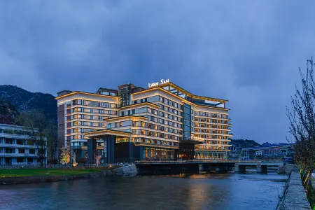 Chengde Longhua Luanshan Licheng Hot Spring Resort Hotel Отели в г. Лунхуа