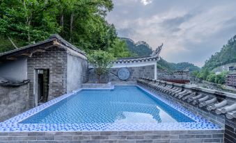 Yiquan Riverside Guesthouse (Fenghuang Ancient Town )