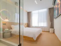 Under Persimmon Trees · Fam&Team Retreat·Pool·Pet Stay (Tonglu OMG Park Branch) โรงแรมในถงหลู่