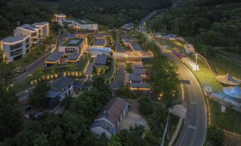 Yuanzing · Shiji Lingyeshe Hunting Hotel