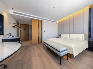 Weifang Qingzhou Ancient City Tuoshan Middle Road Atour Hotel