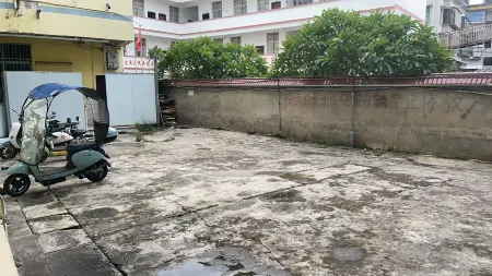 Sencai Hotel (Mengla Star Night Market)