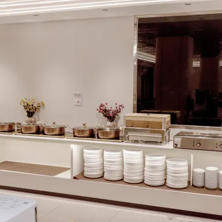Julaier Hotel (Shantou Mixc High-speed Railway Station)