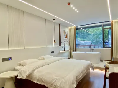 Emei Mountain Hongqi Hotel (Emei Mountain Scenic Area Store) Hotel in zona Huayan Peak