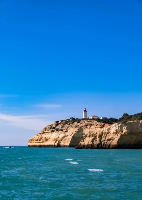 JUN YUE VI Lagos hotel（Royal Hospital,Landmark Centre） Hotels near Oniru Private Beach