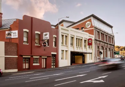 The Old Woolstore Apartment Hotel Hotel dekat Tasmanian Museum and Art Gallery