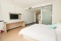 LanYue Hotel - parking