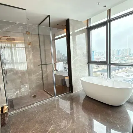 Jingmao Hotel (International Glasses City Danyang Railway Station)