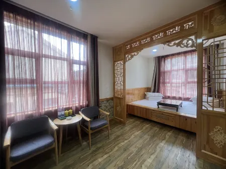 Zui Ju Wine Culture Themed Homestay Отели в г. Хучжу-Туский автономный уезд