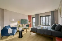 Express by M Village 46 Thảo Điền Các khách sạn gần Tiệm Tạp Hóa Hồng Đào