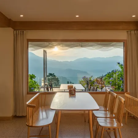 HOTEL MORO Отели в г. Луншэн