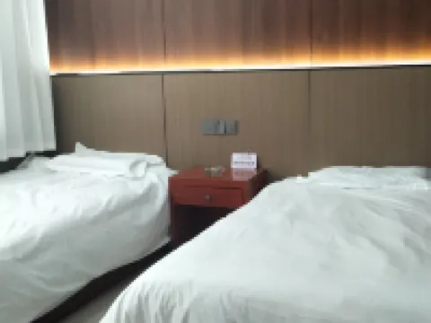 Qinling Hotel Hotels in Taibus Banner