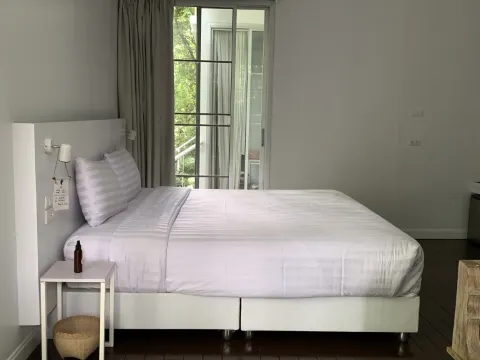 ห้องพักสำหรับสามท่านพร้อมวิวสวน