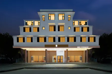 Yunman Hotel Отели рядом с достопримечательностью «Nan'en Waterfall»