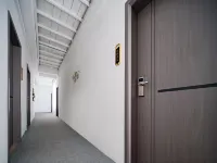 Baiyi Audio-Visual Hotel (Guilin High-Speed Railway North Station)