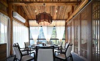 Shanweilan Scenery River View Mountain Homestay (Jiangkou Mount Fanjing Scenic Area)