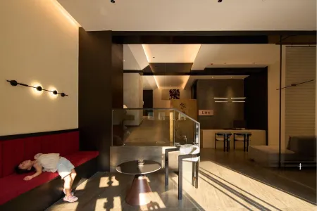 Leshan L Private Soup River View Hotel · City Vacation Отели рядом с достопримечательностью «CPC Leshan Committee Party School»