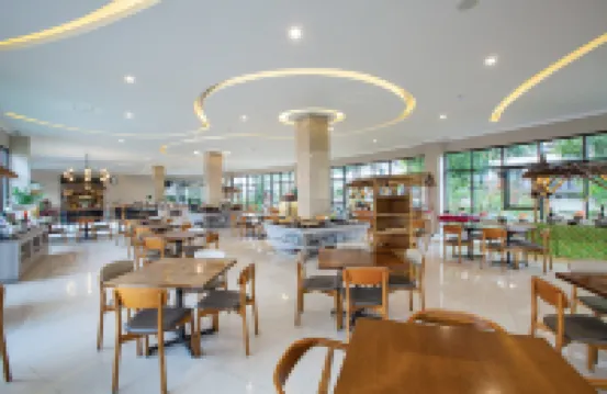 The Green Peak, ARTOTEL Curated